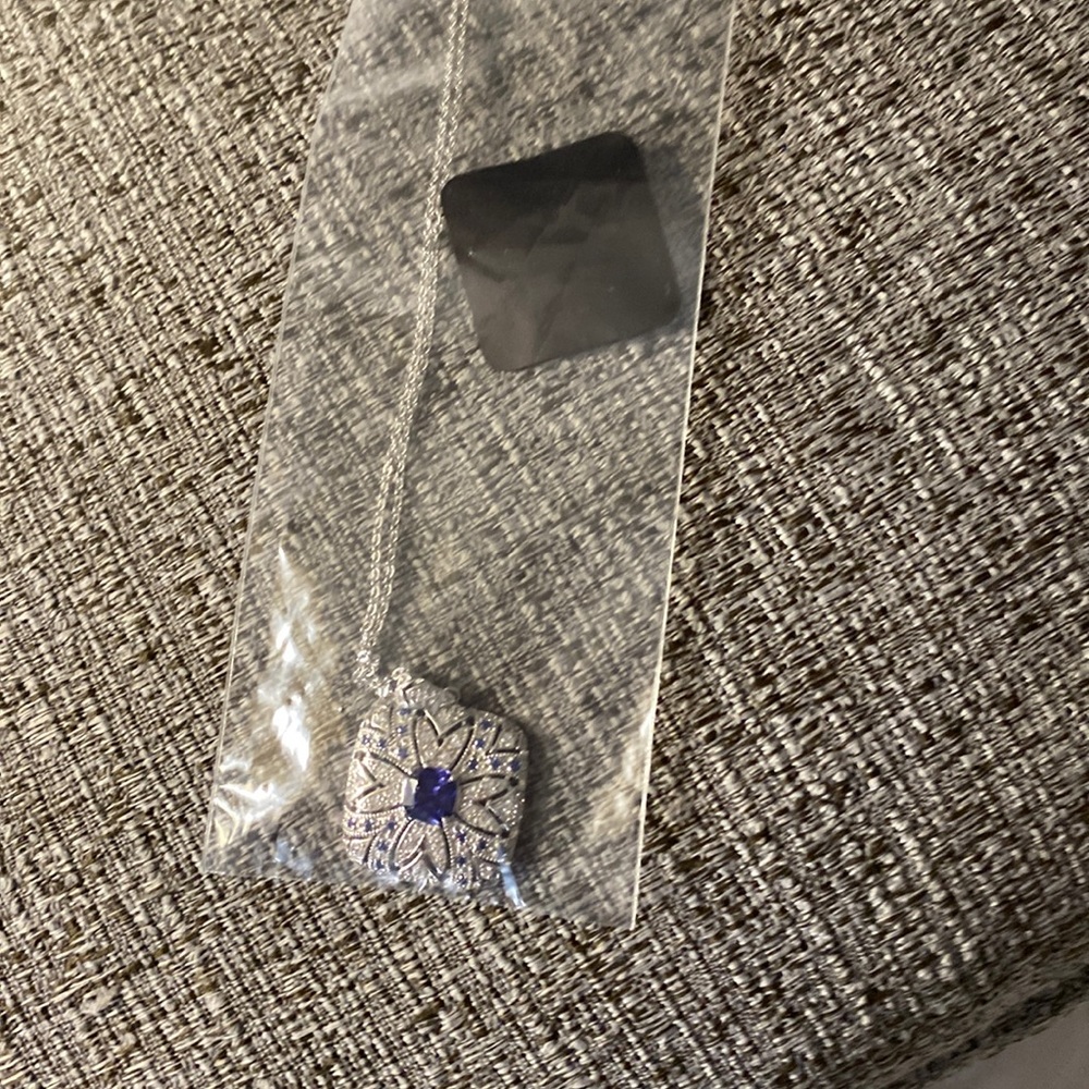 JTV 18” Bella Luce Esotica Tanzanite pendant - Picture 3 of 14
